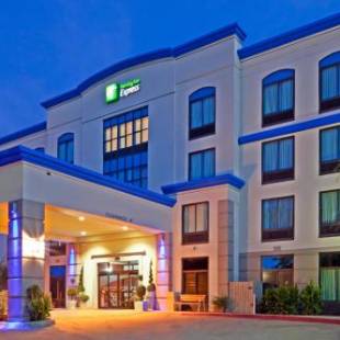 Фотографии гостиницы 
            Holiday Inn Express Austin North Central, an IHG Hotel