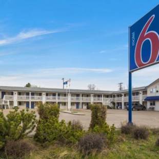 Фотографии гостиницы 
            Motel 6-Camrose, AB