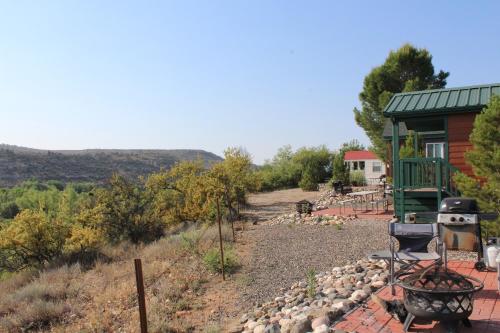 Фотография базы отдыха Verde Valley Canyon View Cottage 6