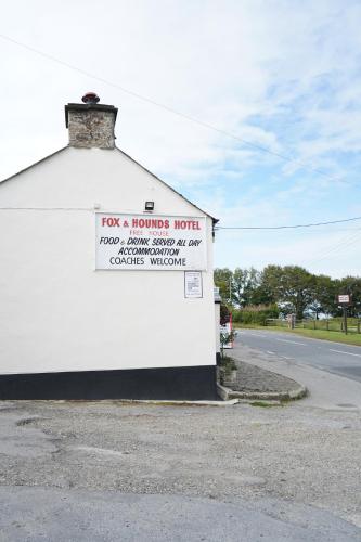 Фотография гостиницы Fox & Hounds Hotel