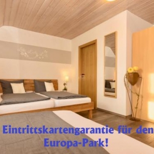 Фотография гостевого дома Gästehaus Glück wir haben immer Eintrittskarten für den Europa-Park für Sie!