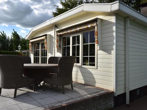 Фотография гостевого дома Modern Holiday Home in Kaatsheuvel with Jacuzzi