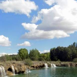 Фотографии гостевого дома 
            Casas Rurales Lagunas de Ruidera - Con Chimenea