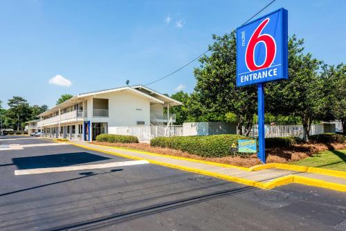 Фотография гостиницы Motel 6-Columbus, GA