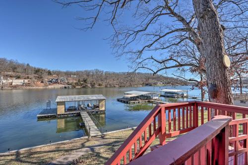 Фотографии гостевого дома 
            Lake of the Ozarks Hiller Haus with Private Dock!