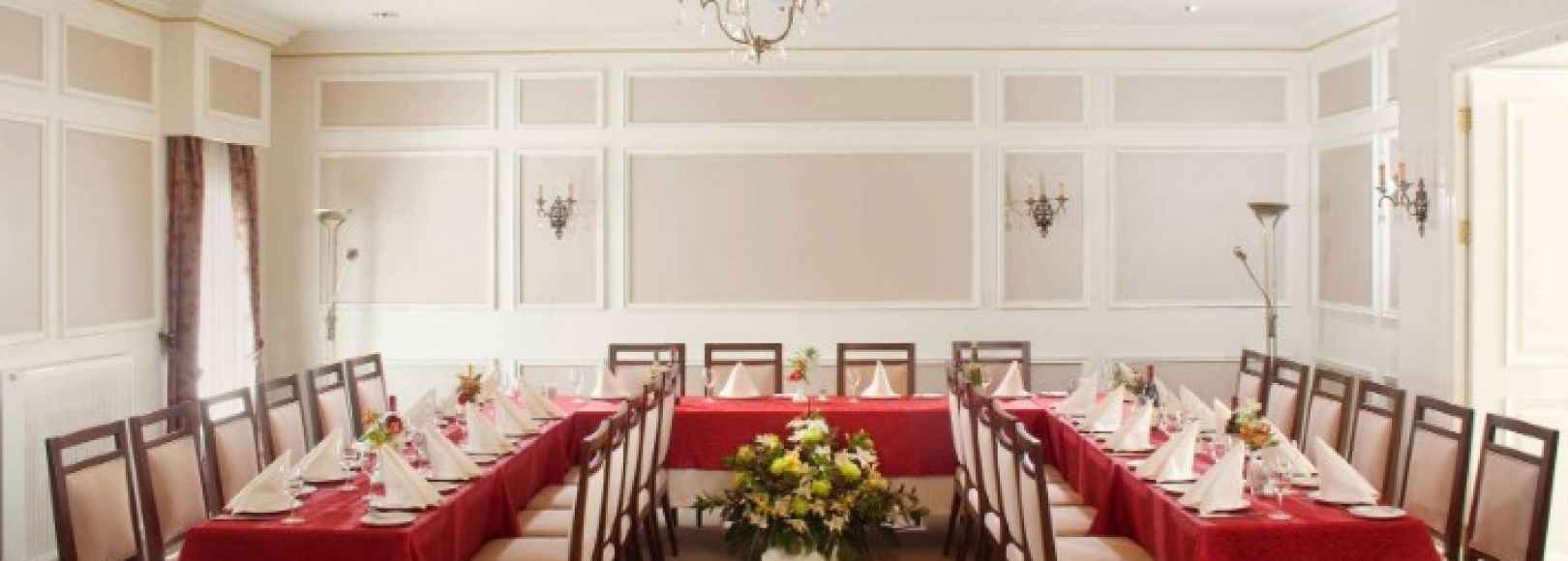 Фотография банкетного зала Баташев