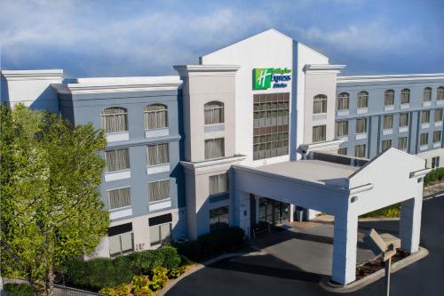 Фотографии гостиницы 
            Holiday Inn Express Murfreesboro Central, an IHG Hotel