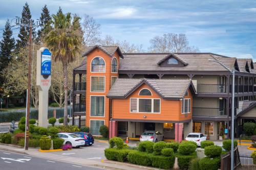 Фотография гостиницы Executive Inn & Suites Sacramento