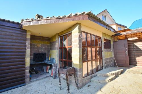 Фотография гостевого дома Коттедж под липою