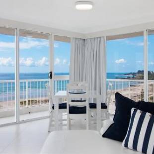 Фотографии апарт отеля 
            Meridian Tower Kirra Beach