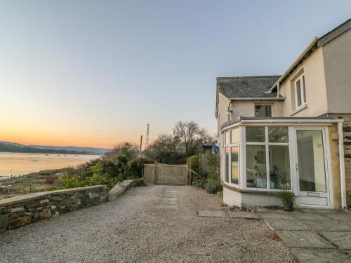 Фотография гостевого дома Clamoak Cottage