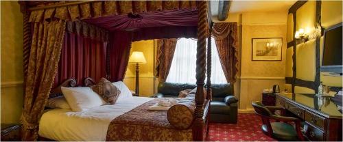 Фотография гостиницы The White Lion Hotel