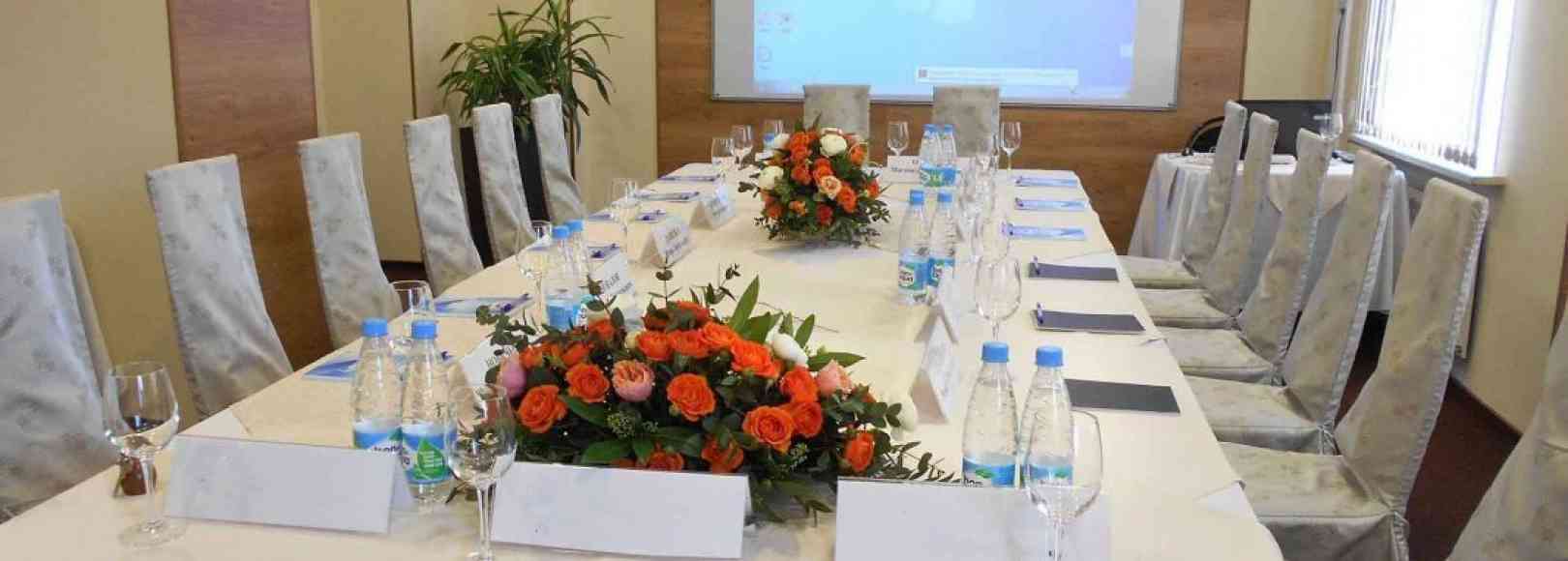Фотография комнаты для переговоров VIP-перегорная