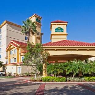 Фотографии гостиницы 
            La Quinta by Wyndham Orlando I Drive/Conv Center