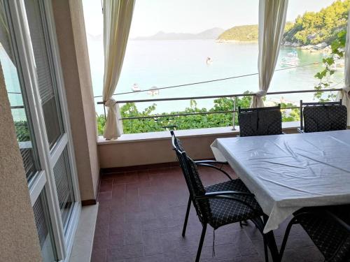 Фотография гостевого дома Apartments by the sea Sladjenovici, Dubrovnik - 9012