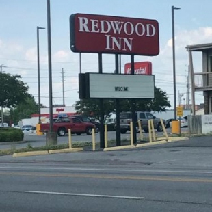 Фотография мотеля Redwood Inn