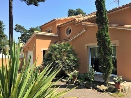Фотография гостевого дома Maison Saint-Brevin-les-Pins, 5 pièces, 8 personnes - FR-1-392-126