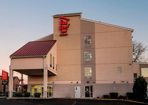 Фотографии мини отеля 
            Red Roof Inn & Suites Philadelphia - Bellmawr