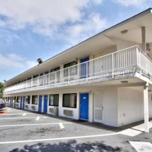 Фотографии гостиницы 
            Motel 6-Monterey, CA