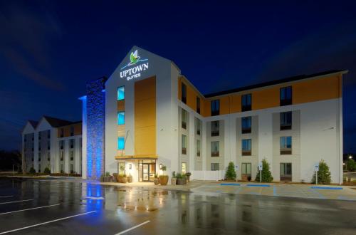 Фотография гостиницы Uptown Suites Extended Stay Charlotte/ Concord