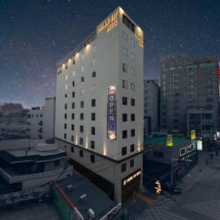 Фотографии гостиницы 
            Brown-Dot Hotel Hadan