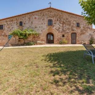 Фотографии гостевого дома 
            Catalan farmhouse with round pool in the middle of forest