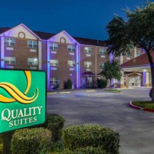 Фотографии гостиницы 
            Quality Suites Addison-Dallas