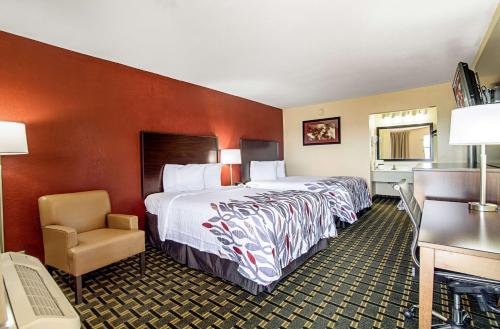 Фотография мини отеля Red Roof Inn & Suites Greenwood, SC