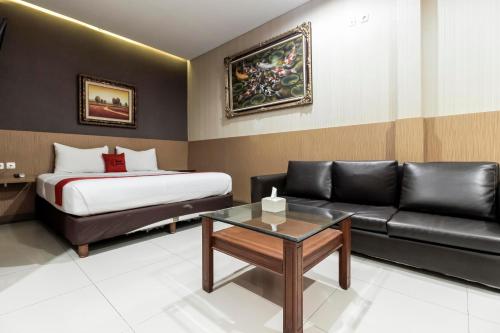 Фотография гостиницы RedDoorz Plus @ Tuparev Cirebon