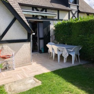 Фотография гостевого дома Cottage à Cabourg