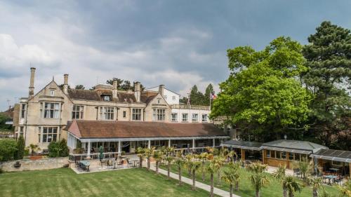 Фотография гостиницы Westone Manor Hotel