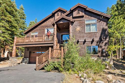 Фотографии гостевого дома 
            Luxe Tahoe Home Near Donner Lake, Truckee and Hiking