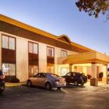 Фотография гостиницы Best Western Huntington Mall Inn