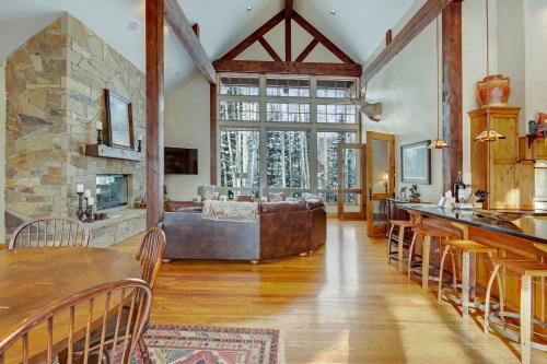 Фотография гостевого дома Meridian Lake Home