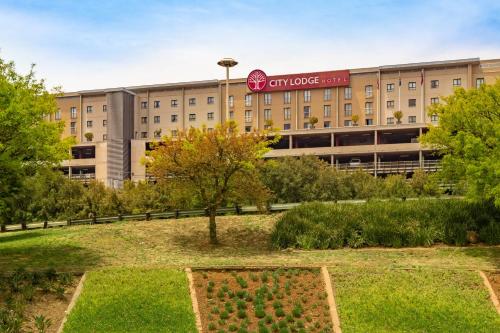 Фотографии гостиницы 
            City Lodge Hotel at OR Tambo International Airport