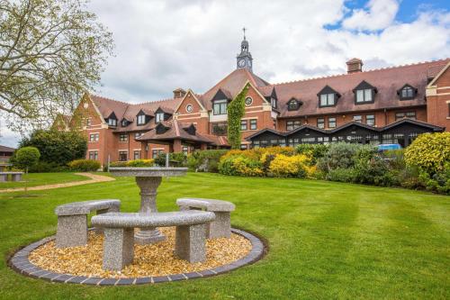 Фотография гостиницы DoubleTree by Hilton Stratford-upon-Avon, United Kingdom