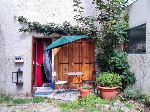 Фотографии гостевого дома 
            Maison d'une chambre avec jardin a Le Chesnay