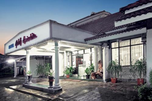 Фотографии гостиницы 
            Hotel Galuh Anindita