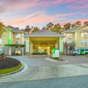 Фотографии гостиницы 
            Holiday Inn Hotel and Suites Peachtree City, an IHG Hotel