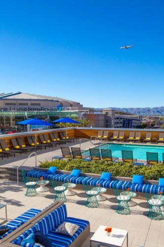 Фотография гостиницы Kimpton Hotel Palomar Phoenix Cityscape, an IHG Hotel