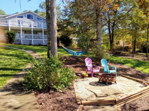 Фотографии гостевого дома 
            Serene Lake House on Lake Oconee