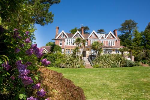 Фотография гостиницы OYO Orestone Manor