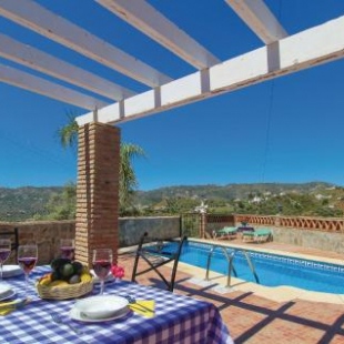 Фотография гостевого дома Three-Bedroom Holiday Home in Frigiliana