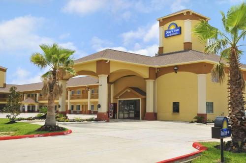 Фотографии гостиницы 
            Days Inn by Wyndham Humble/Houston Intercontinental Airport