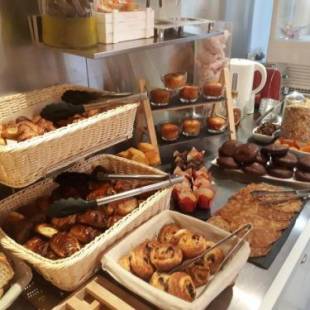 Фотографии гостиницы
B Hotel Caen Mondeville