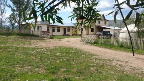 Фотография гостевого дома На Кардон, 13