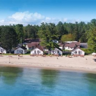 Фотография базы отдыха The Beach House Lakeside Cottages