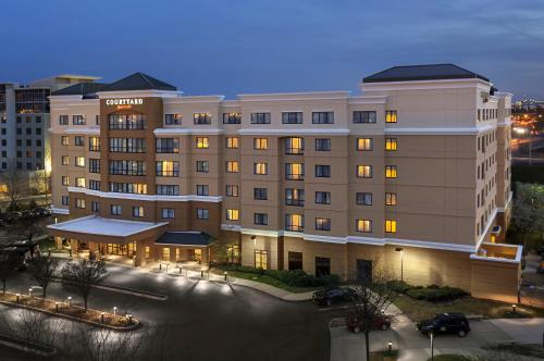 Фотография гостиницы Courtyard by Marriott Newark Elizabeth