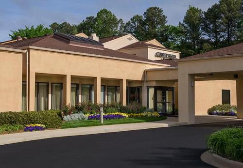 Фотография гостиницы Courtyard by Marriott Raleigh Cary