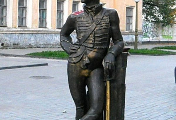 Фотография памятника Памятник гусару